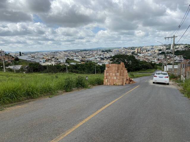 #1490 - Área para Venda em Santo Antônio do Monte - MG